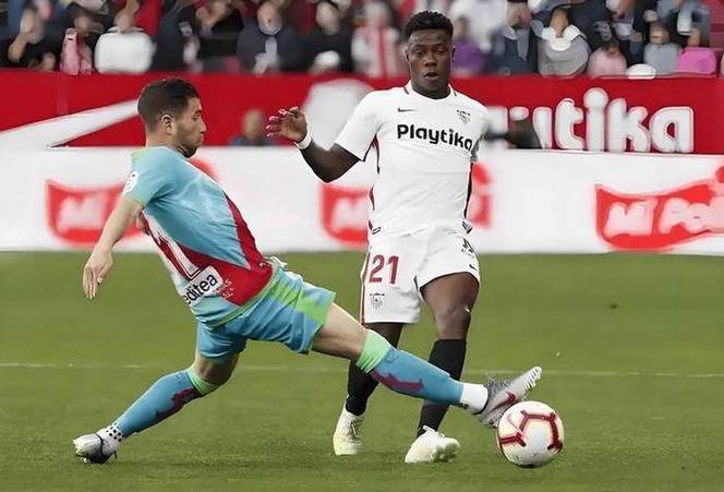 法甲焦点战!雷恩主场死磕平局魔咒,斯特拉斯堡 22 球火力冲欧冠资格